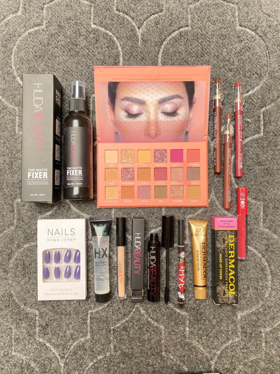 12 Items Complete Makeup &amp; Beauty Deal Kit – Full Face Makeup Set with Nail Polish